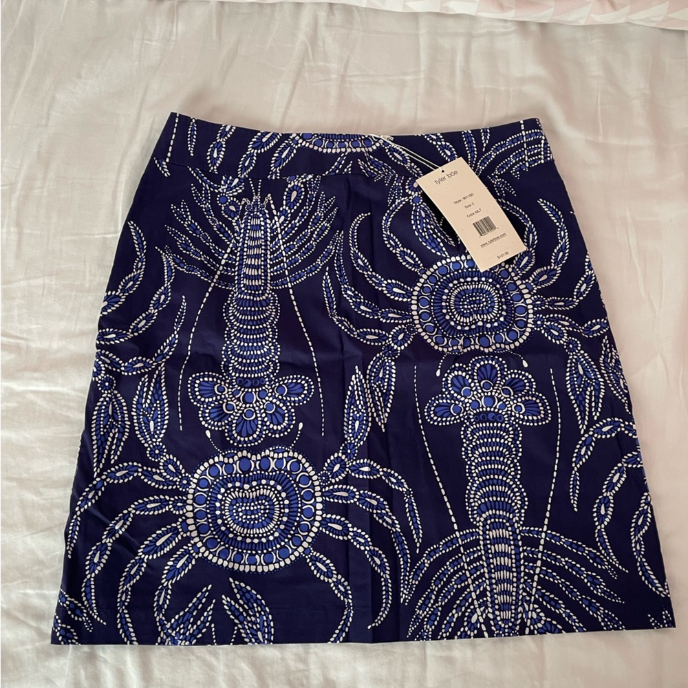 NWT- Tyler Boe Navy and White Patterned Skirt, size 2